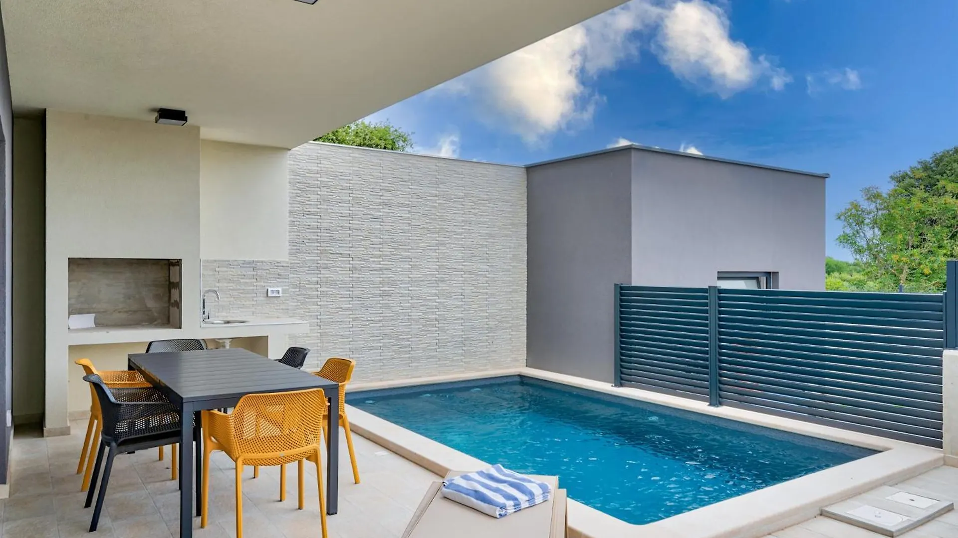 Villa Blue Oasis Liznjan With Private Pool Croatia